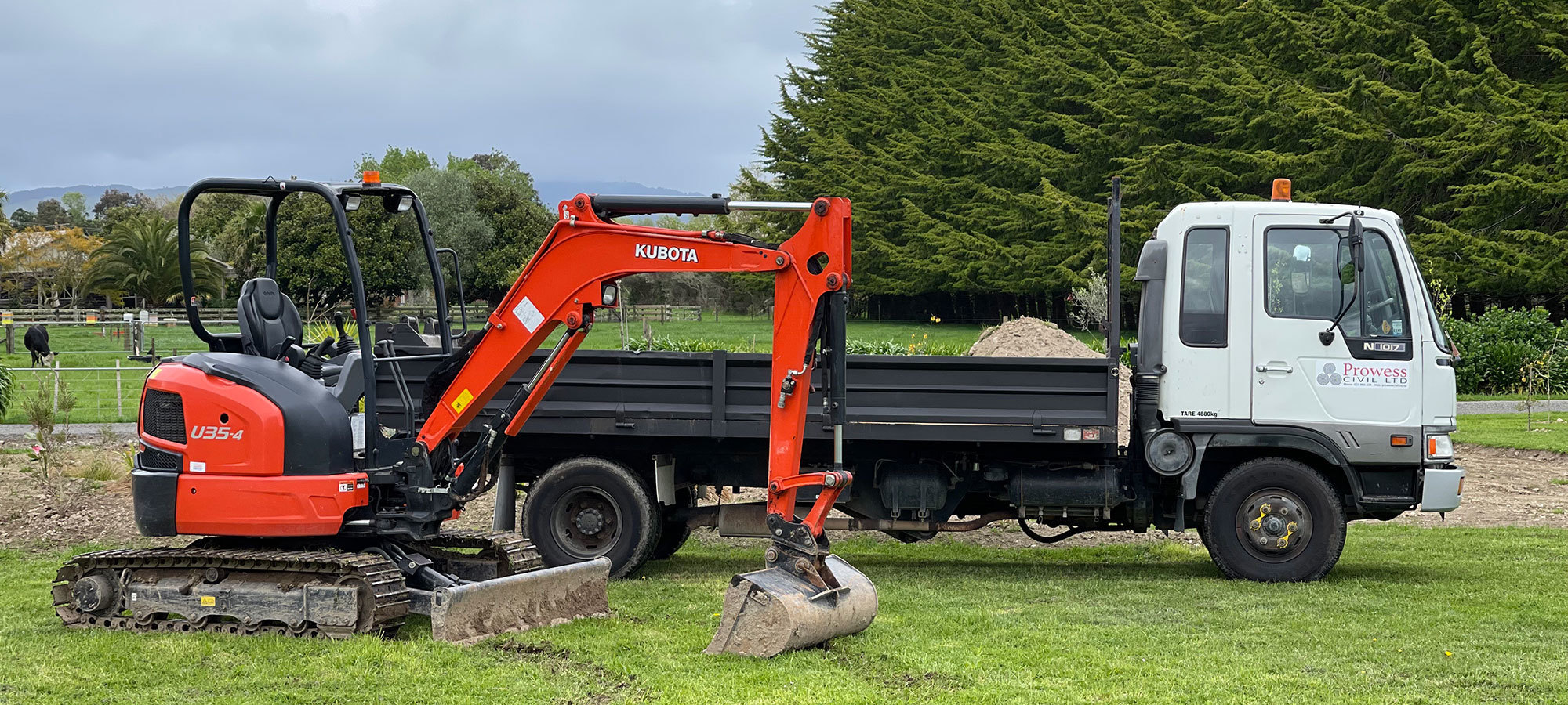 Digger & Operator Hire Kapiti Excavator Paraparaumu Otaki